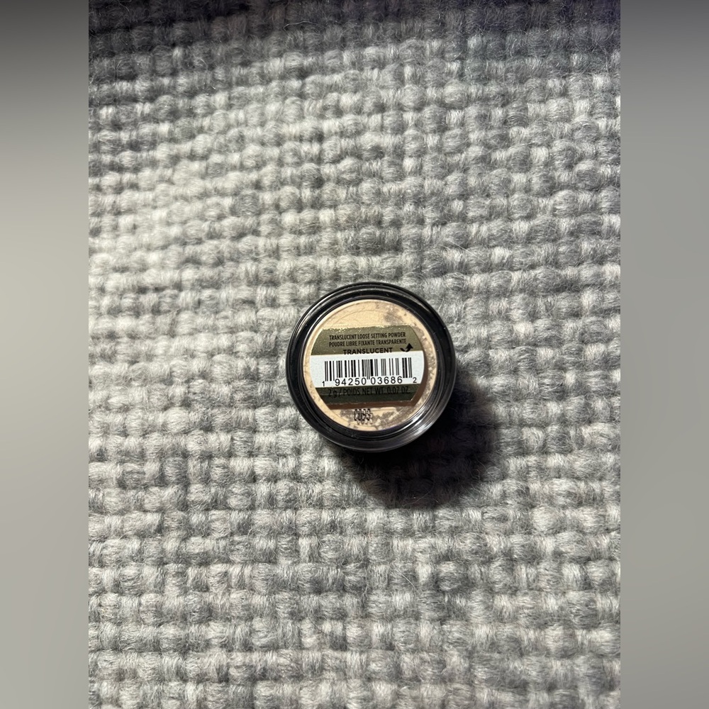 Laura Mercier: Translucent Setting Powder (2g) - Picture 2 of 3